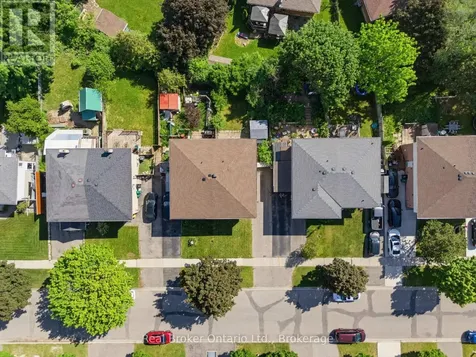 126 Dinison Crescent Kitchener ON N2E 2V2
