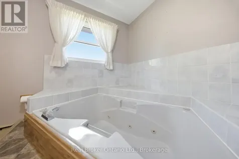 800 Tremaine Avenue South North Perth (elma) ON N4W 3G9