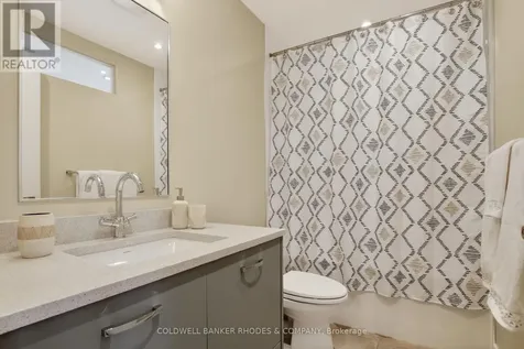 368A Berkley Avenue Ottawa ON K2A 2G7