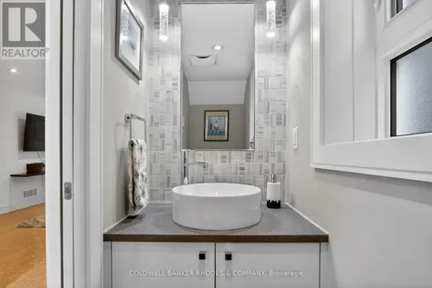 368A Berkley Avenue Ottawa ON K2A 2G7