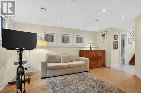 368A Berkley Avenue Ottawa ON K2A 2G7