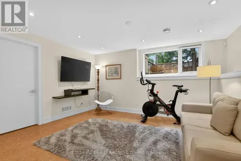 368A Berkley Avenue Ottawa ON K2A 2G7