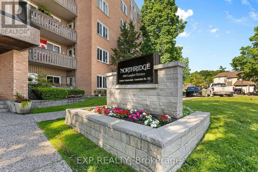 1599 Lassiter Terrace Ottawa ON K1J 8R6