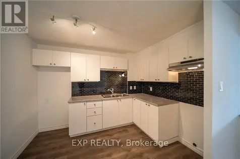 1599 Lassiter Terrace Ottawa ON K1J 8R6