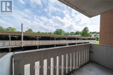 1599 Lassiter Terrace Ottawa ON K1J 8R6