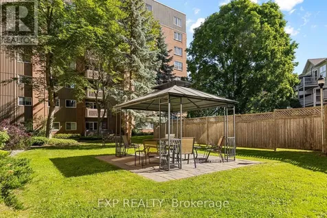1599 Lassiter Terrace Ottawa ON K1J 8R6