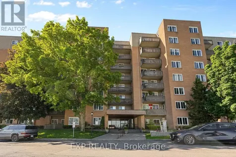 1599 Lassiter Terrace Ottawa ON K1J 8R6