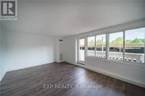 1599 Lassiter Terrace Ottawa ON K1J 8R6