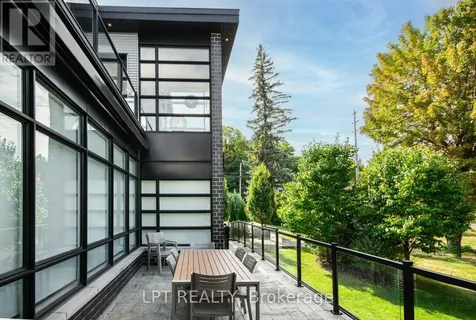 847 Walkley Road Ottawa ON K1V 6R6