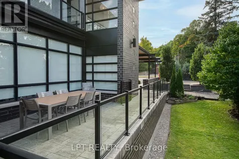 847 Walkley Road Ottawa ON K1V 6R6