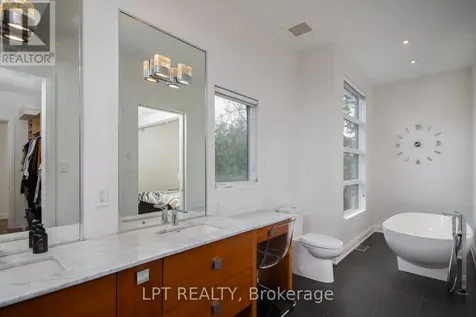 847 Walkley Road Ottawa ON K1V 6R6