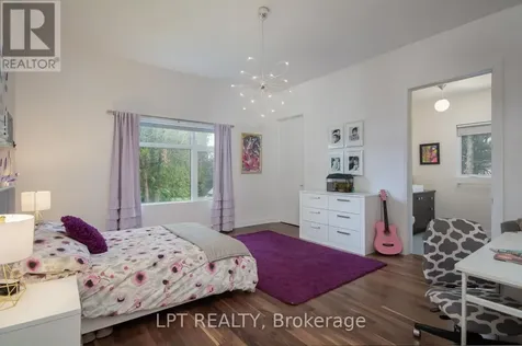 847 Walkley Road Ottawa ON K1V 6R6