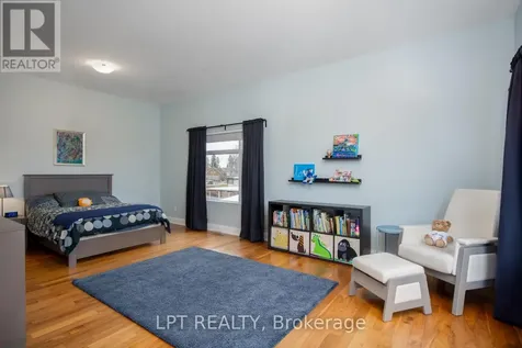 847 Walkley Road Ottawa ON K1V 6R6
