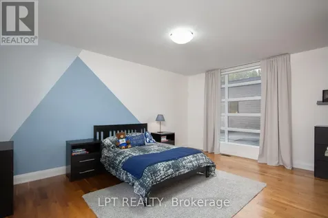 847 Walkley Road Ottawa ON K1V 6R6