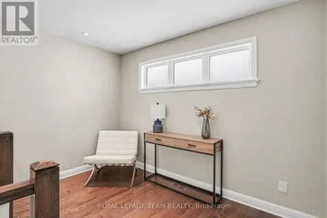 330 Devonian Way Ottawa ON K2T 0L5