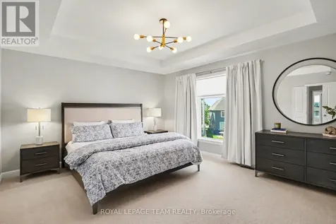 330 Devonian Way Ottawa ON K2T 0L5