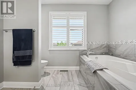 330 Devonian Way Ottawa ON K2T 0L5