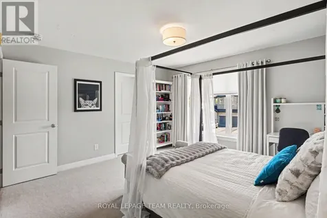 330 Devonian Way Ottawa ON K2T 0L5