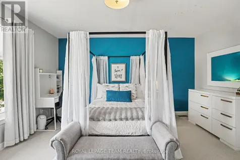 330 Devonian Way Ottawa ON K2T 0L5