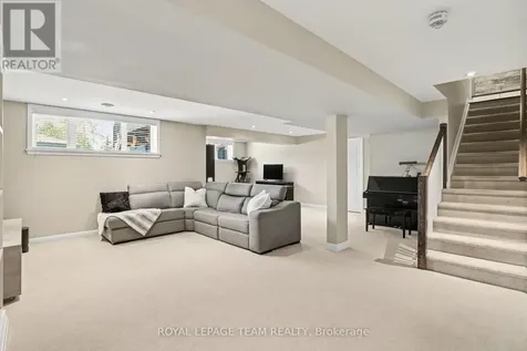 330 Devonian Way Ottawa ON K2T 0L5