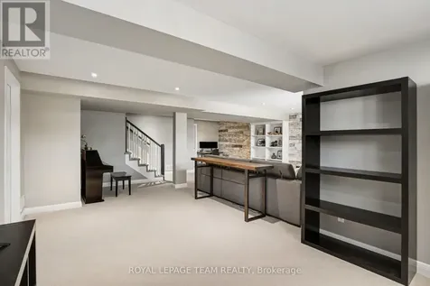 330 Devonian Way Ottawa ON K2T 0L5