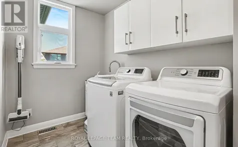 330 Devonian Way Ottawa ON K2T 0L5