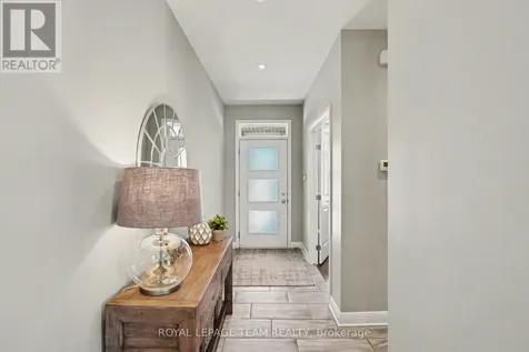 330 Devonian Way Ottawa ON K2T 0L5