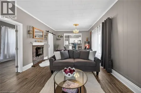 27 High Street Brantford ON N3R 3Y3