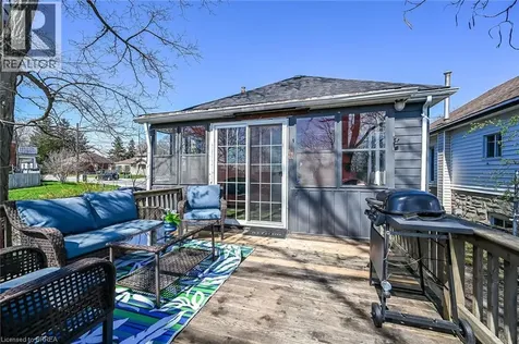 27 High Street Brantford ON N3R 3Y3
