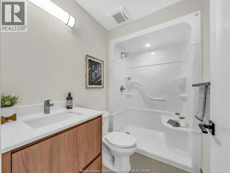 11646 Tecumseh Road East Windsor ON N8N 1L7