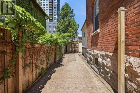 419 Besserer Street Ottawa ON K1N 6B9