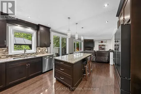 49 Kittiwake Drive Ottawa ON K2S 1Z8