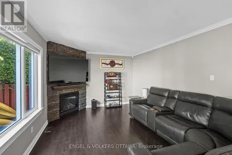 49 Kittiwake Drive Ottawa ON K2S 1Z8
