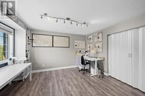 49 Kittiwake Drive Ottawa ON K2S 1Z8