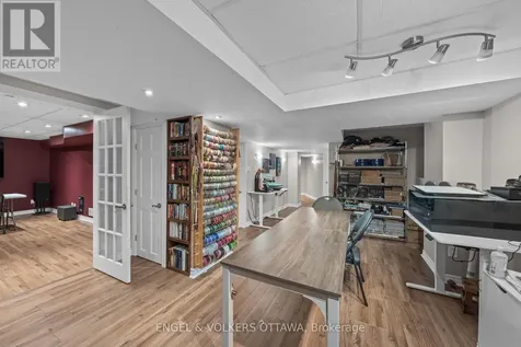 49 Kittiwake Drive Ottawa ON K2S 1Z8