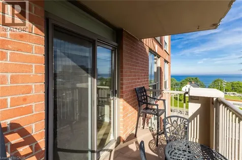 442 Maple Avenue Burlington ON L7S 2L7
