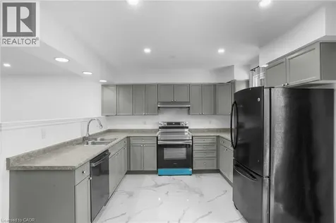 8 Bradley Lane Brantford ON N3T 6R5