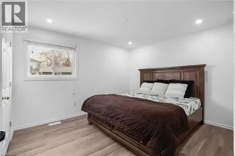8 Bradley Lane Brantford ON N3T 6R5