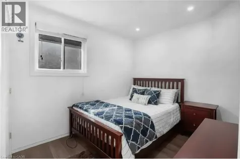 8 Bradley Lane Brantford ON N3T 6R5