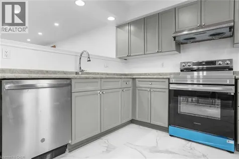 8 Bradley Lane Brantford ON N3T 6R5