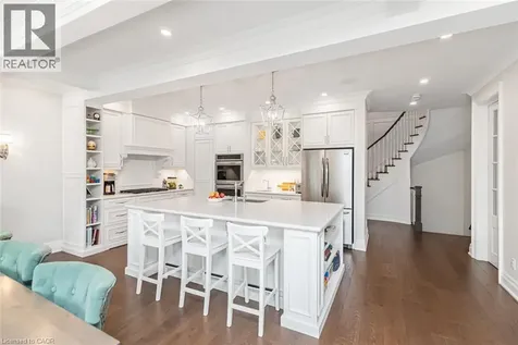 178 Valmont Court Ancaster ON L9G 5A1