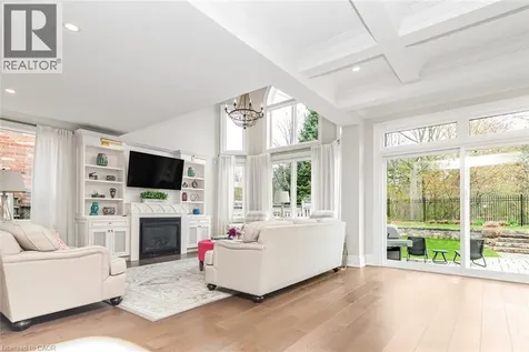 178 Valmont Court Ancaster ON L9G 5A1