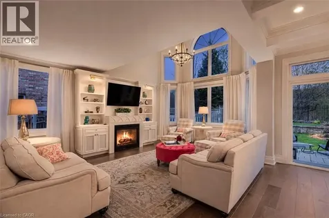 178 Valmont Court Ancaster ON L9G 5A1