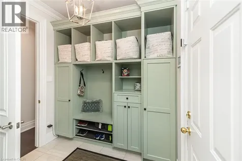 178 Valmont Court Ancaster ON L9G 5A1