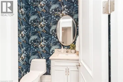 178 Valmont Court Ancaster ON L9G 5A1