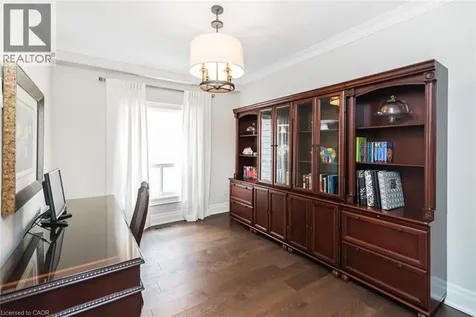 178 Valmont Court Ancaster ON L9G 5A1