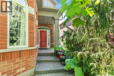 178 Valmont Court Ancaster ON L9G 5A1