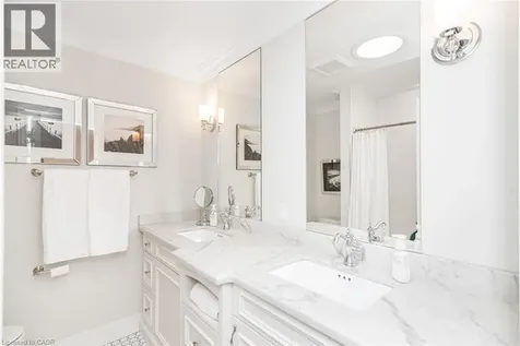 178 Valmont Court Ancaster ON L9G 5A1