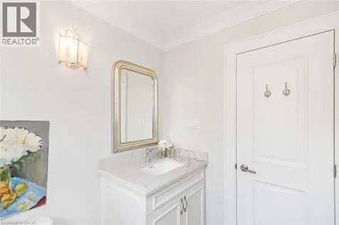 178 Valmont Court Ancaster ON L9G 5A1