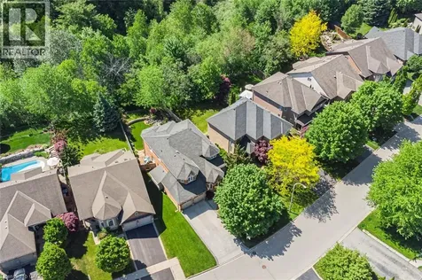 178 Valmont Court Ancaster ON L9G 5A1